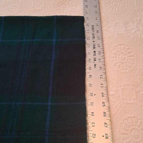 🧣Super Soft Plaid Wool Scarf 🧣 in Green and Blue - Picture 6 of 8